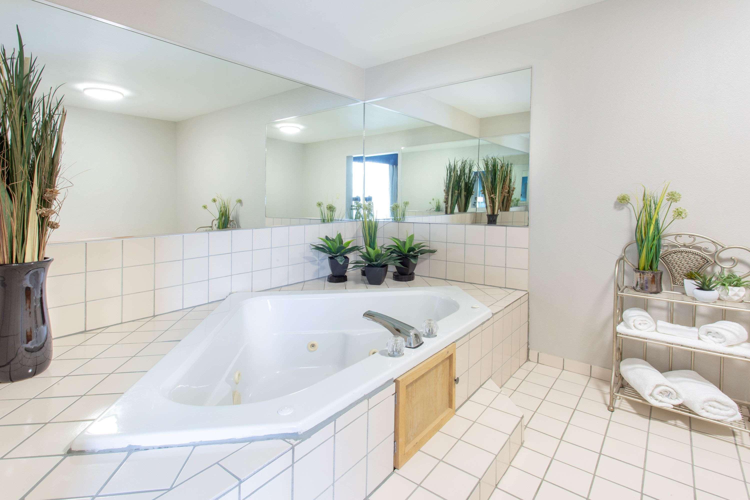 מלון Wingate By Wyndham Indianapolis Airport פליינפילד מראה חיצוני תמונה
