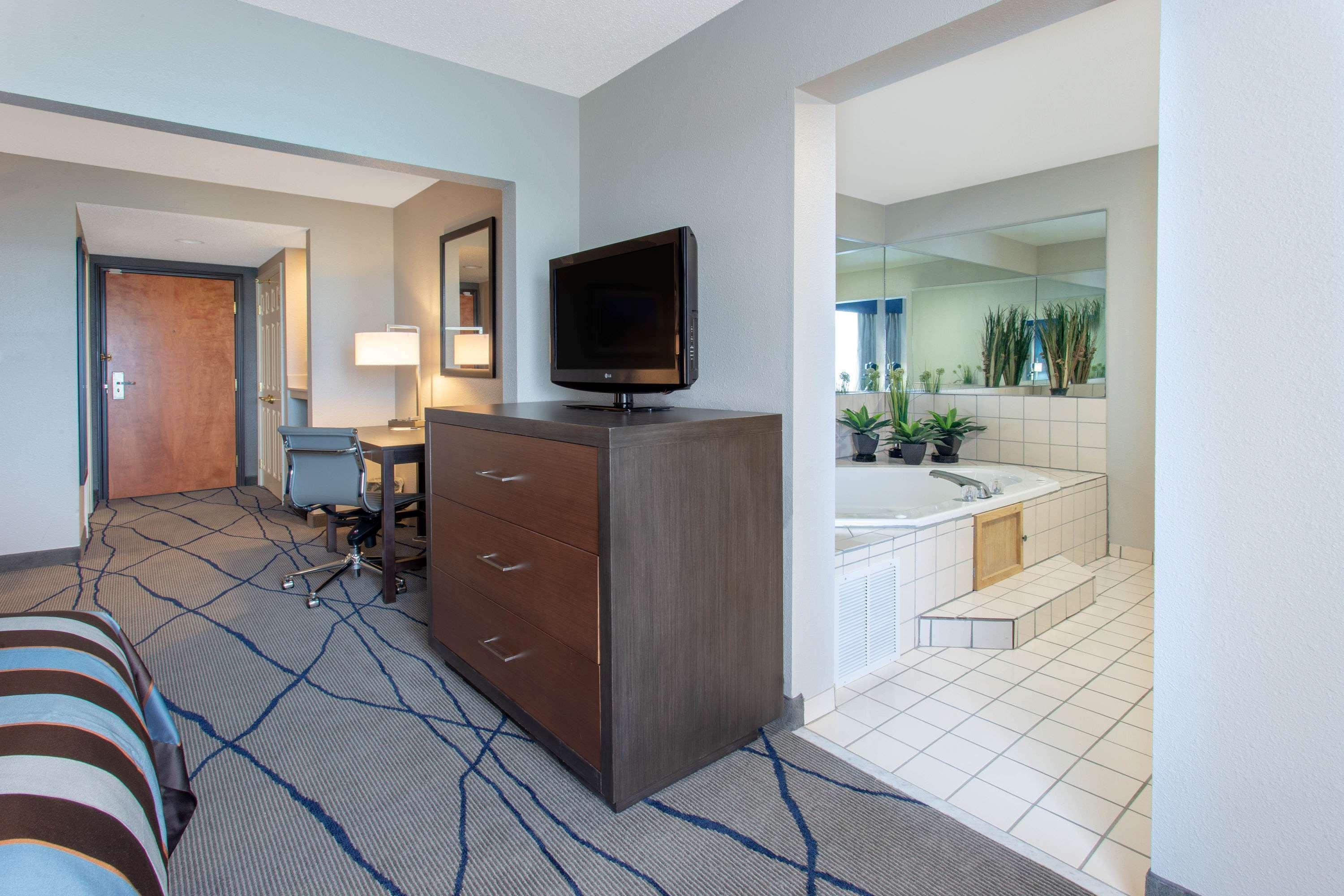 מלון Wingate By Wyndham Indianapolis Airport פליינפילד מראה חיצוני תמונה