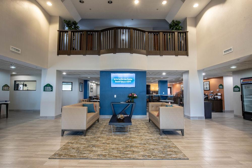מלון Wingate By Wyndham Indianapolis Airport פליינפילד מראה חיצוני תמונה