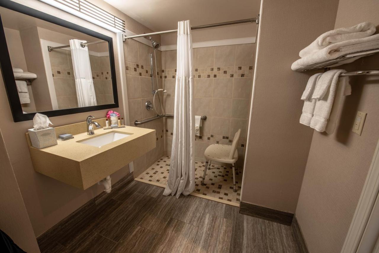 מלון Wingate By Wyndham Indianapolis Airport פליינפילד מראה חיצוני תמונה