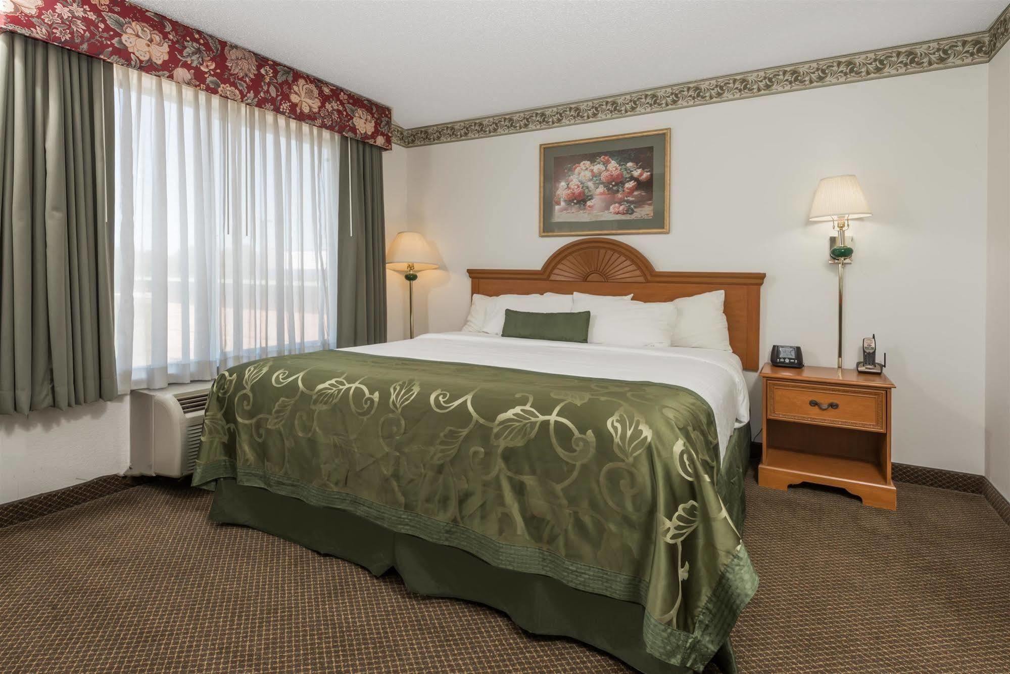 מלון Wingate By Wyndham Indianapolis Airport פליינפילד מראה חיצוני תמונה