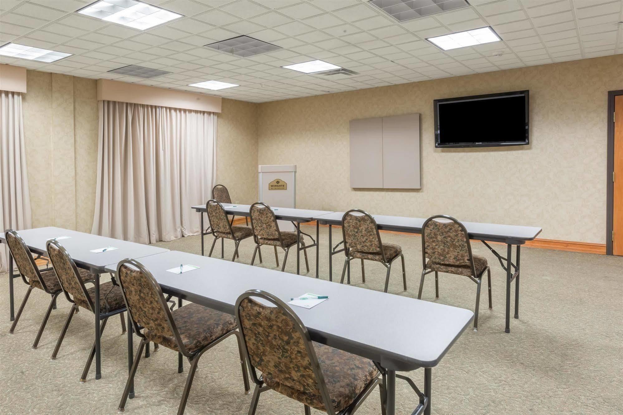 מלון Wingate By Wyndham Indianapolis Airport פליינפילד מראה חיצוני תמונה